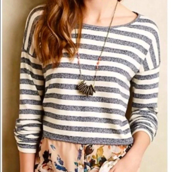 🖤Anthropologie 9 H15 Stylish Top🖤 - Picture 2 of 5